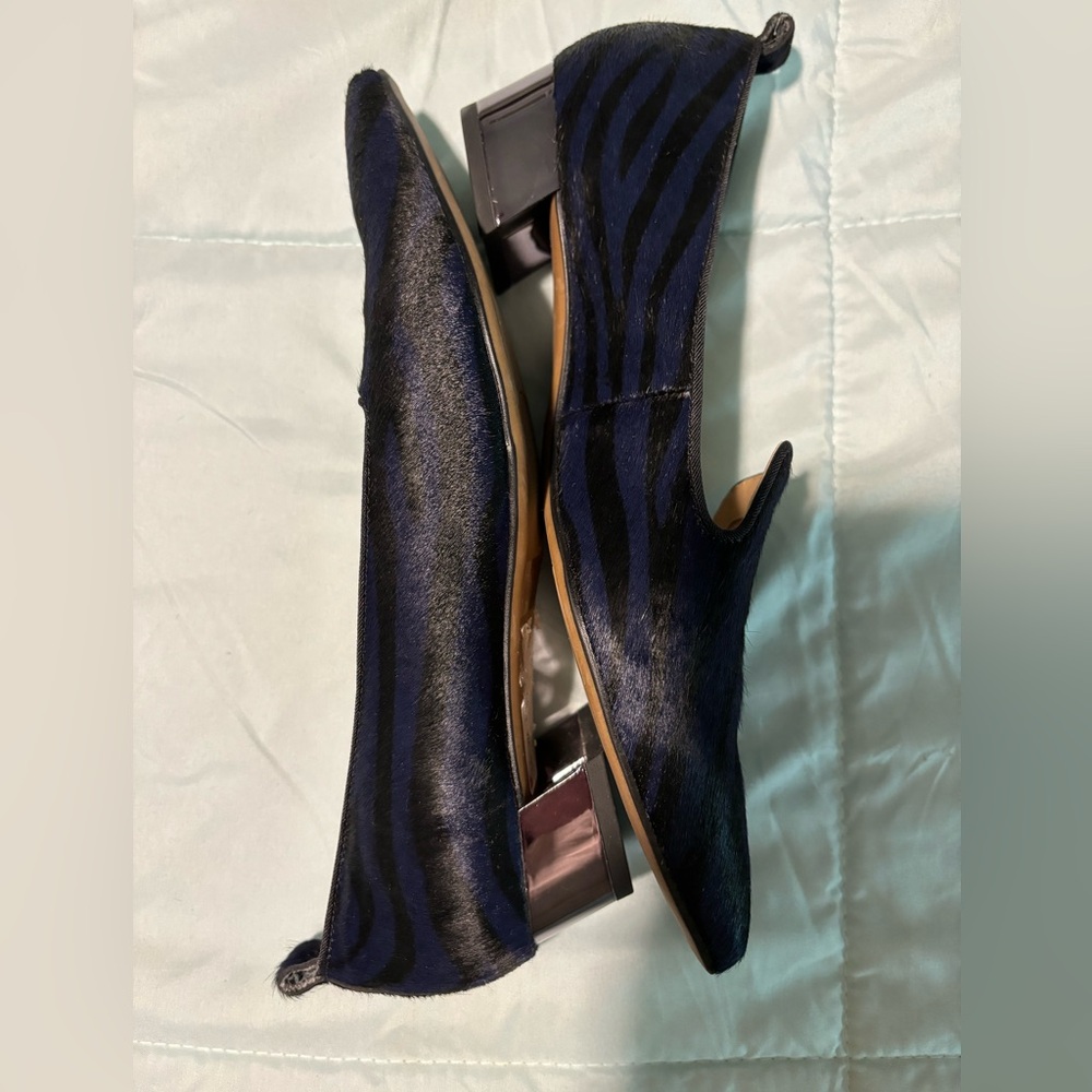 Franco Sarto - all-leather animal print loafer with metallic heel. Black&blue.